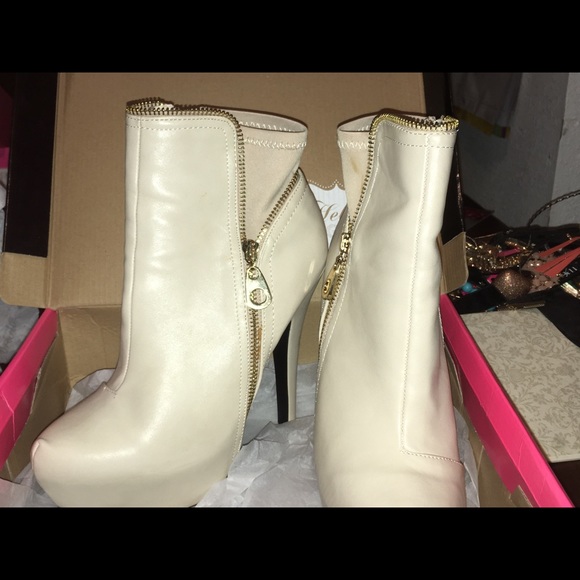 None - Picture 1 of 2